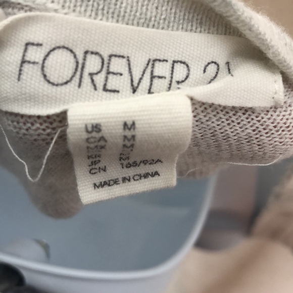 Women’s Forever 21 Button Down Long Sleeve Shirt - Picture 5 of 5